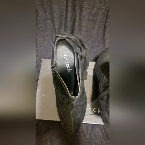 Black Booties - Picture 4 of 5